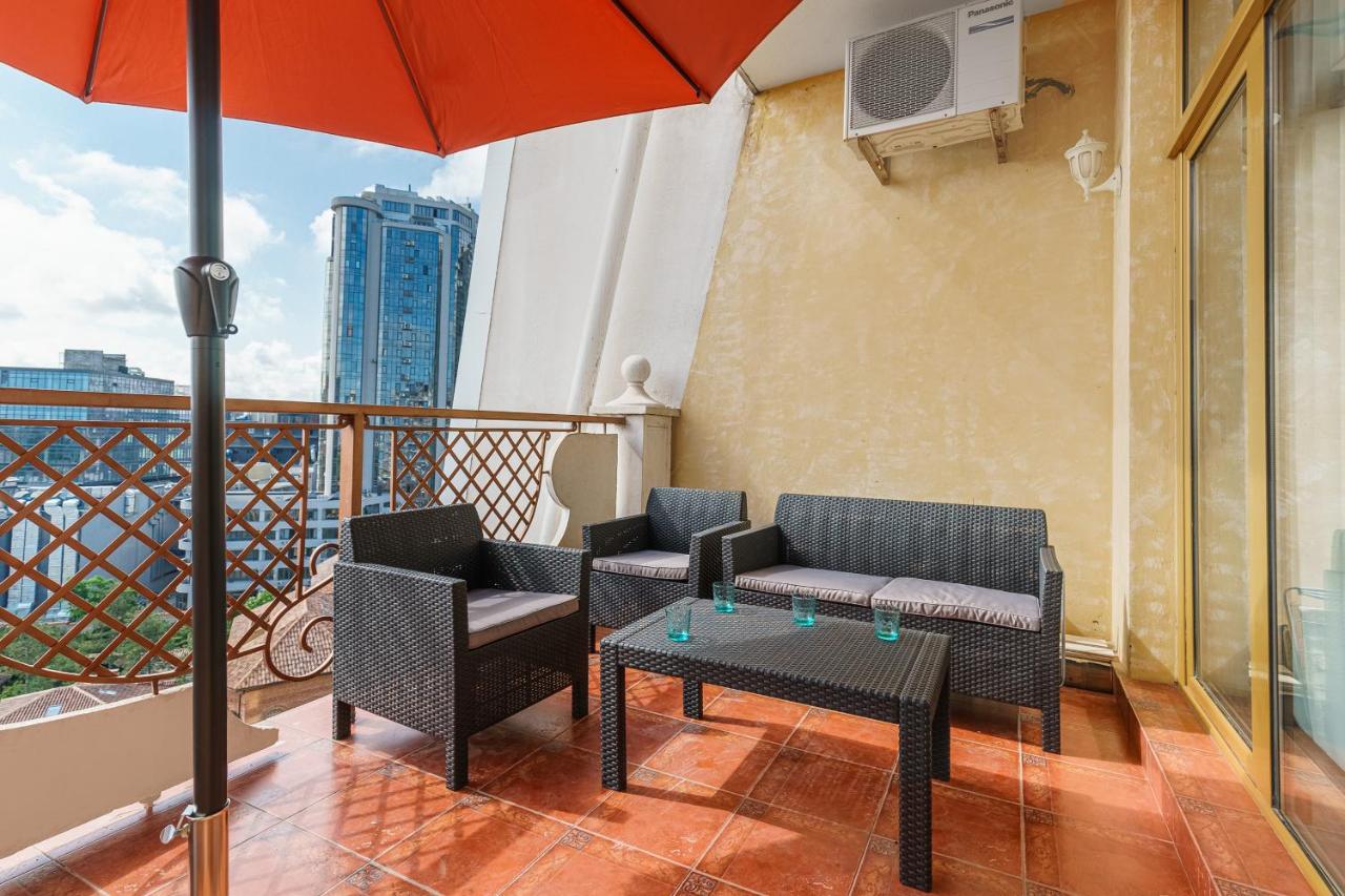 Arcadia Palace 2-Bedrooms Apartment With Terrace Odessa Ngoại thất bức ảnh